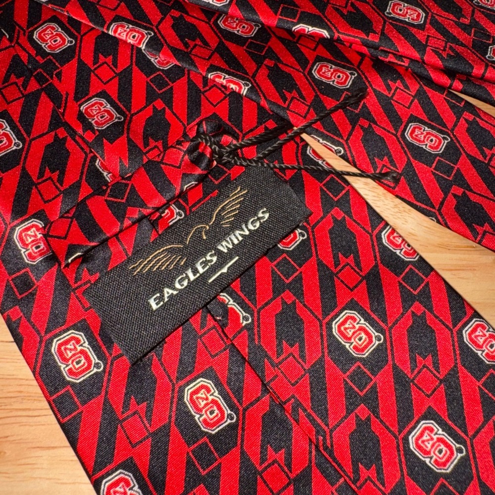 NC State Wolfpack Men Red Black Silk Nexus Geometric Necktie Eagles Wings - Picture 4 of 8